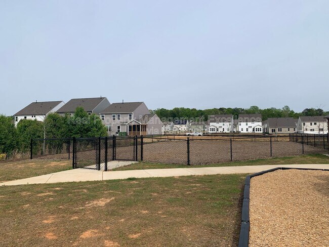 Building Photo - 150 Steppe Wy