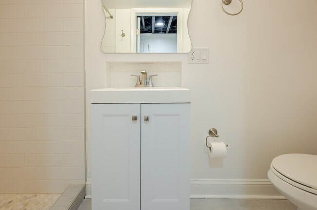 Building Photo - 2726 10th St NE