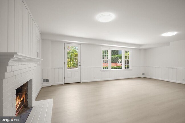 Building Photo - 7109 Radnor Rd