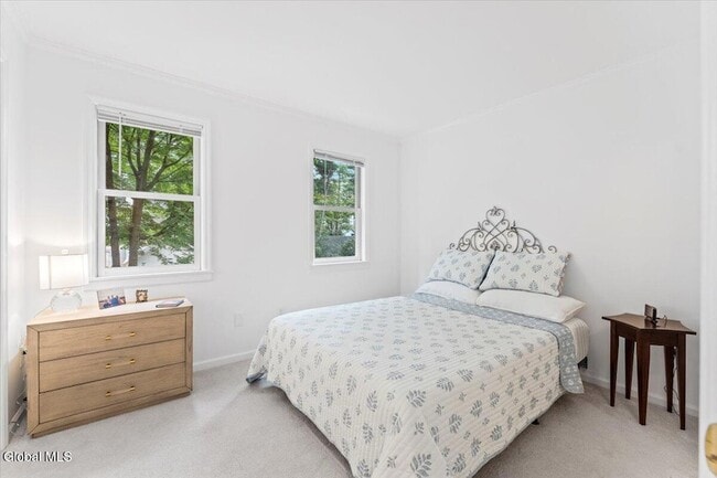 Building Photo - 12 Vallera Rd