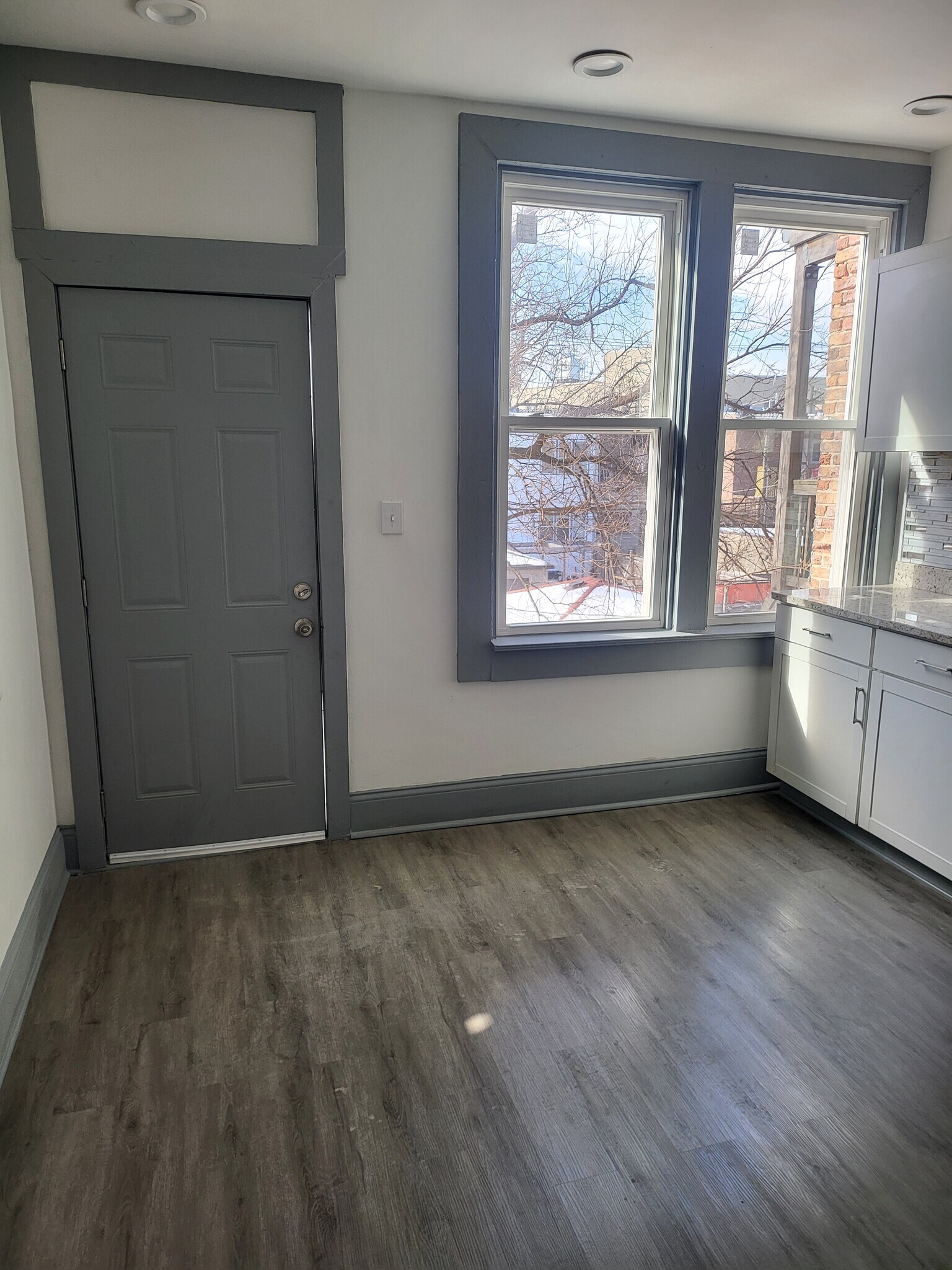 Building Photo - 1940 S Trumbull Ave