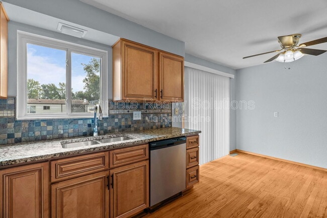 Building Photo - 12464 Glengate Dr