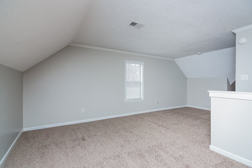 Building Photo - 1118 Greenwich Dr