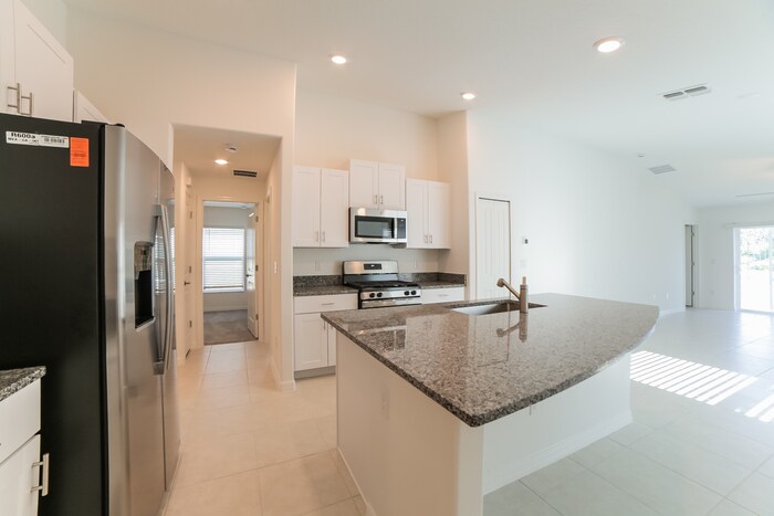 Building Photo - 4214 84th Ct E