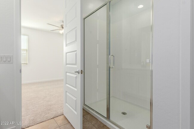 Building Photo - 9239 W Sells Dr