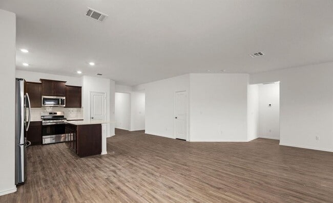 Building Photo - 460 Jack Ryan
