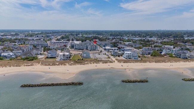 Building Photo - A MUST SEE!! 2-Bedroom Townhome In The Tern! Attached Garage - 400 Yards From Beaches - Dog Frien...