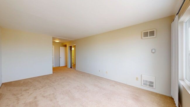Building Photo - 59 Lupine Ave
