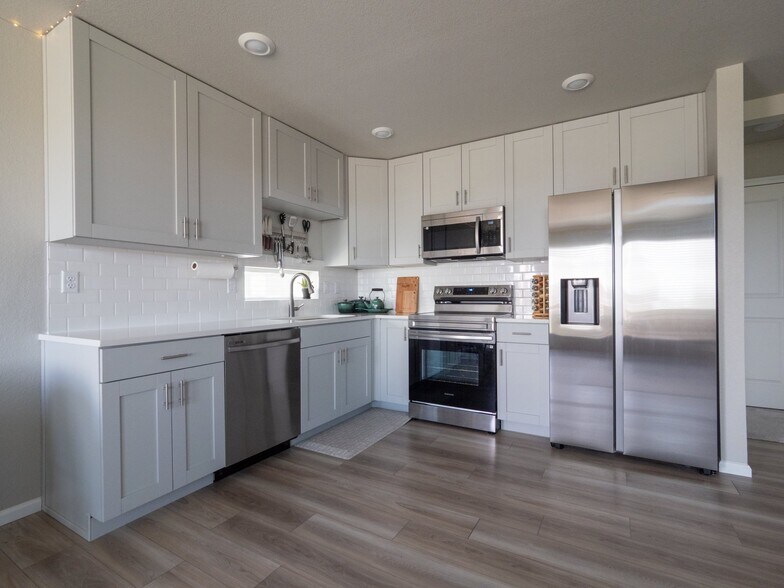 Building Photo - 9460 Oro City Loop