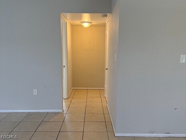 Building Photo - 1830 Maravilla Ave