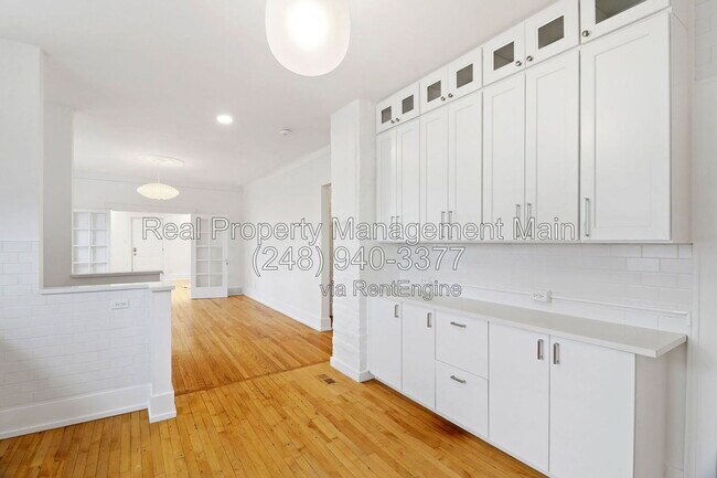 Building Photo - 12303 Klinger St