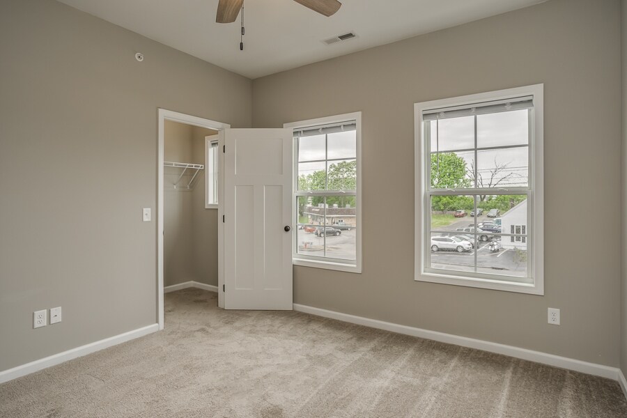 Building Photo - 123 Edgington Dr