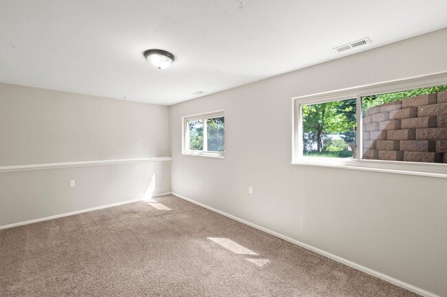 Building Photo - Great 4 Bedroom D20 Rockrimmon Home