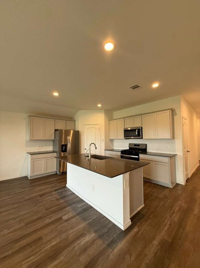 Building Photo - 5037 Almond Ter Dr