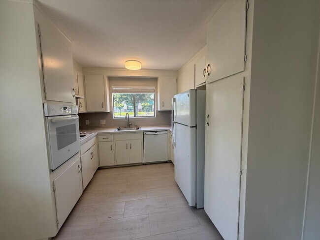 Building Photo - *Cambrian Park* Updated 2BR/2B single story duplex.