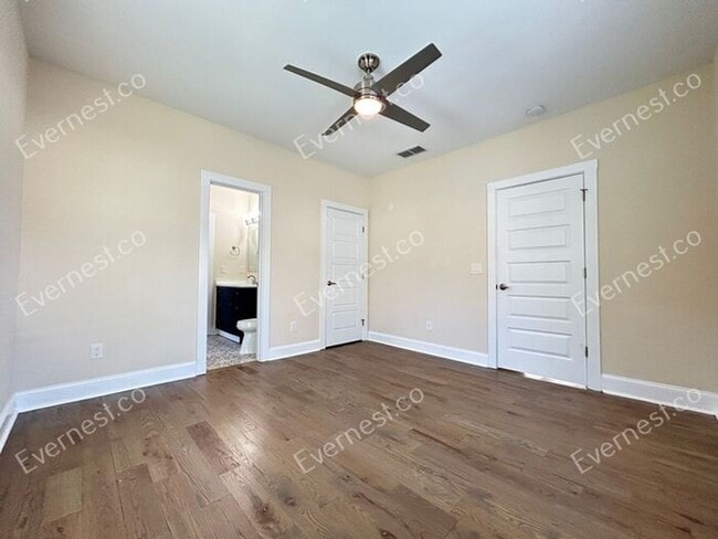 Building Photo - 998 Mayson Turner Rd NW