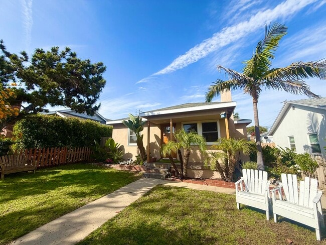 Building Photo - AWESOME 3 BEDROOM 2 BATH BEACH HOUSE