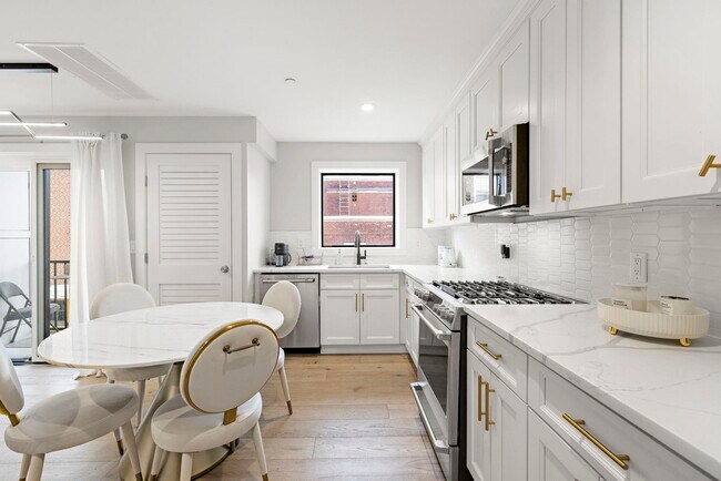 Building Photo - 2716 Palisade Ave