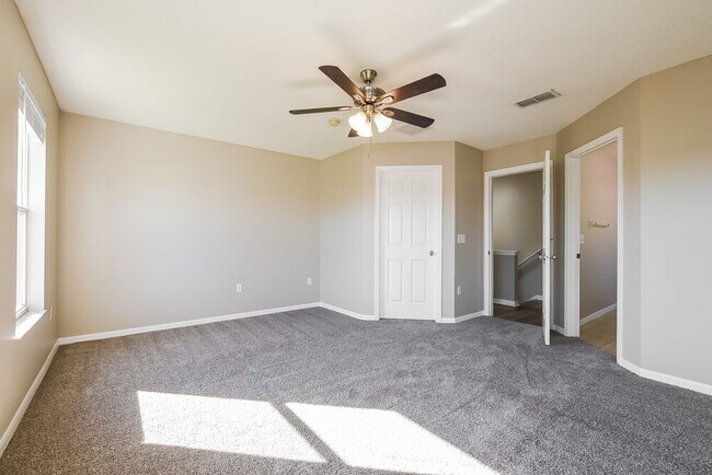 Building Photo - 2402 Ashecroft Dr