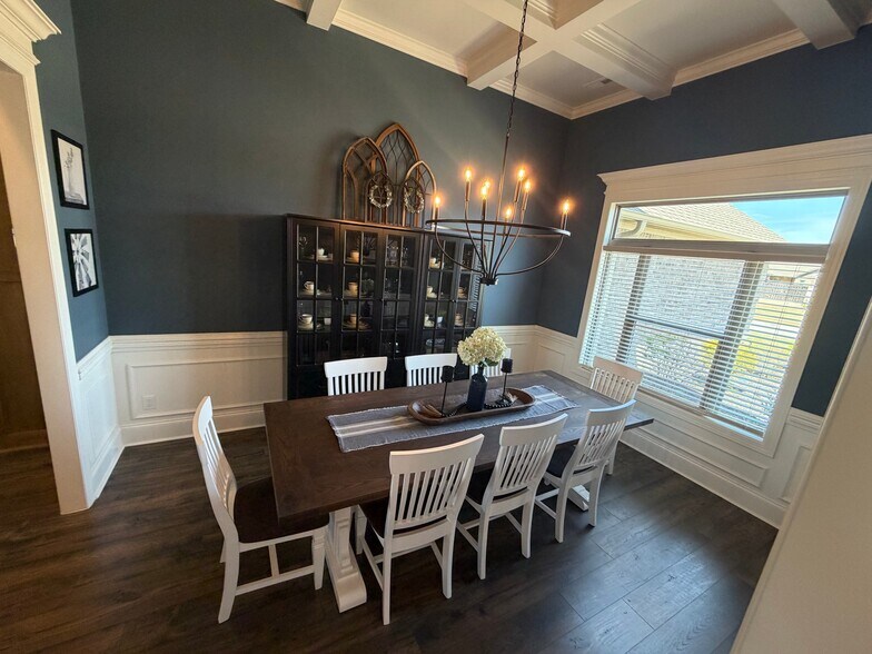 Building Photo - 26316 Woodfield Dr