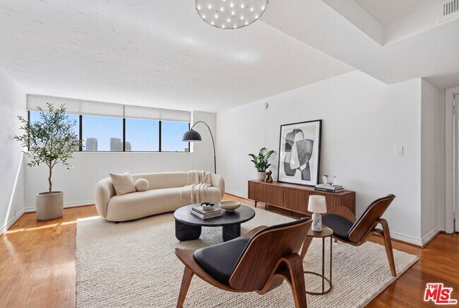 Building Photo - 10535 Wilshire Blvd