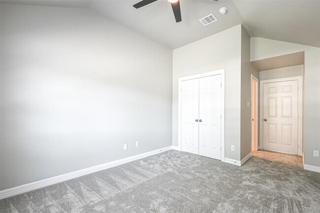 Building Photo - 6215 Suncrest Ct