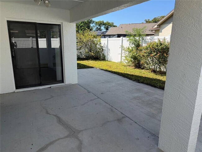 Building Photo - 4352 Sandhurst Dr