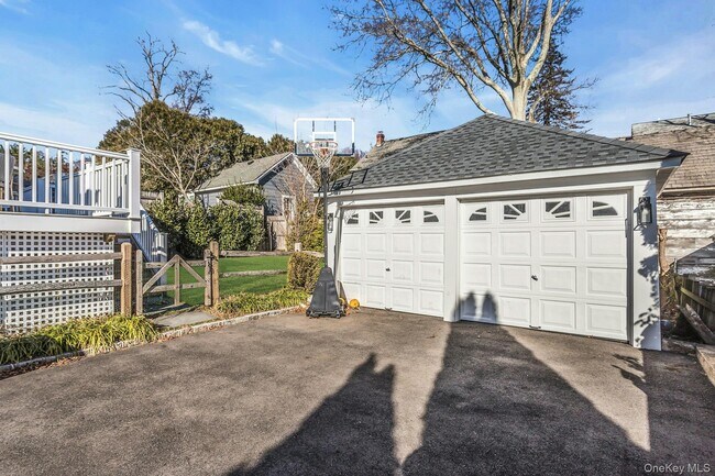 Building Photo - 32 Katherine St