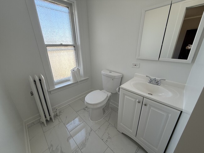 Building Photo - 3943 N Kostner Ave