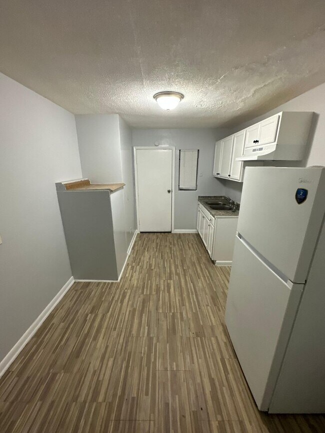 Building Photo - 2845/2847 W 6th St.