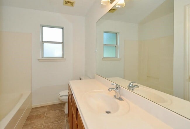 Building Photo - 8715 Charity St