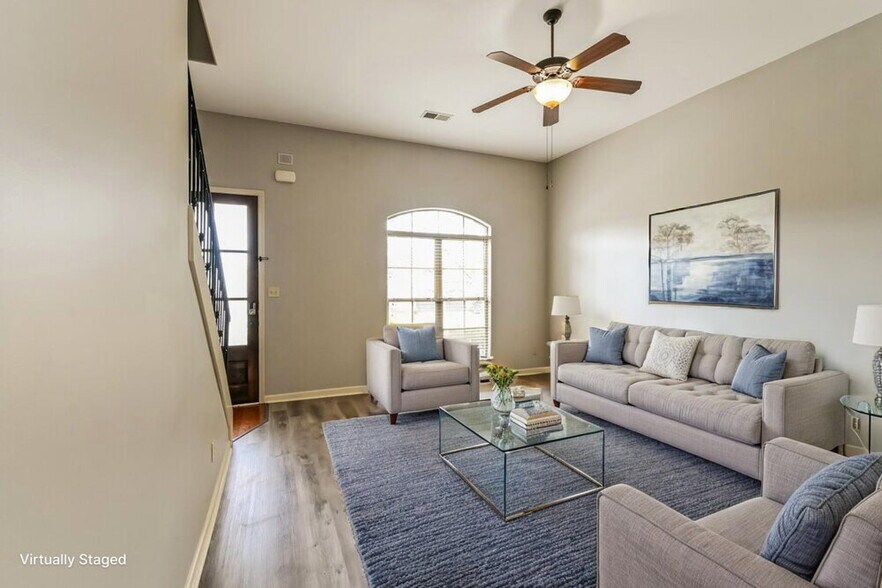 Building Photo - 305 Garden Springs Dr