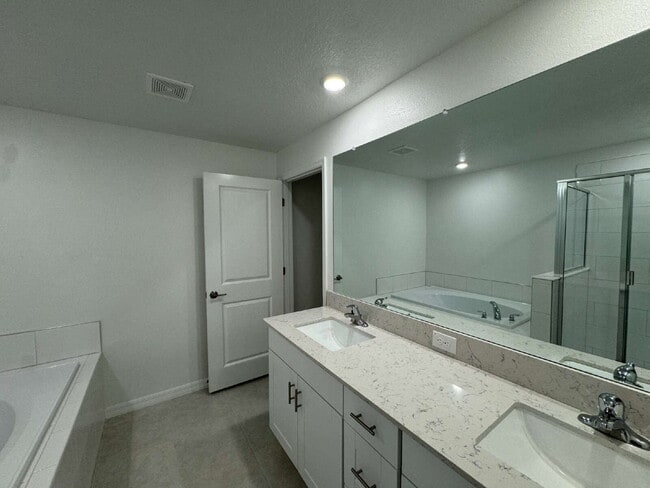 Building Photo - 10347 Honey Hammock Wy