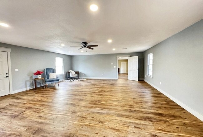 Building Photo - 17022 S 579 Rd
