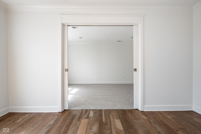 Building Photo - 8651 Jaffa Ct Dr E