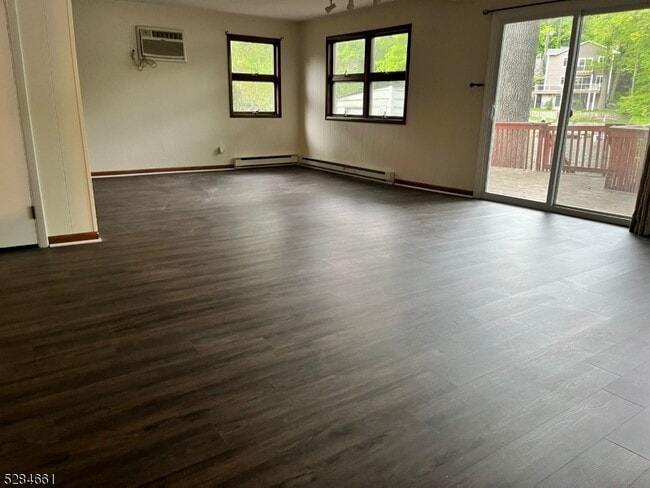 Building Photo - 441 Lakeview Ave