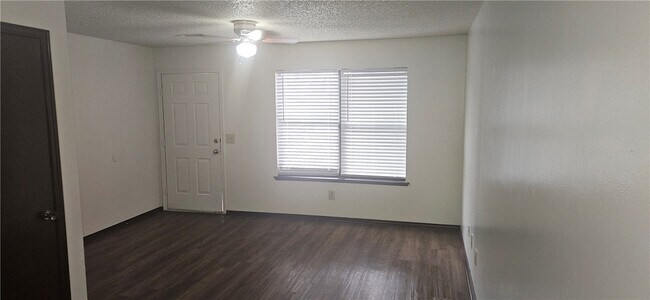 Building Photo - 635 Whitham Ave