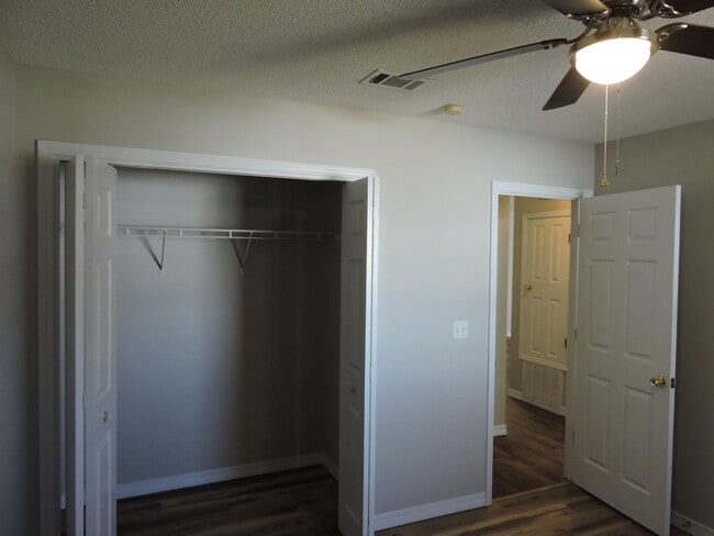 Building Photo - 265 Lindberg St