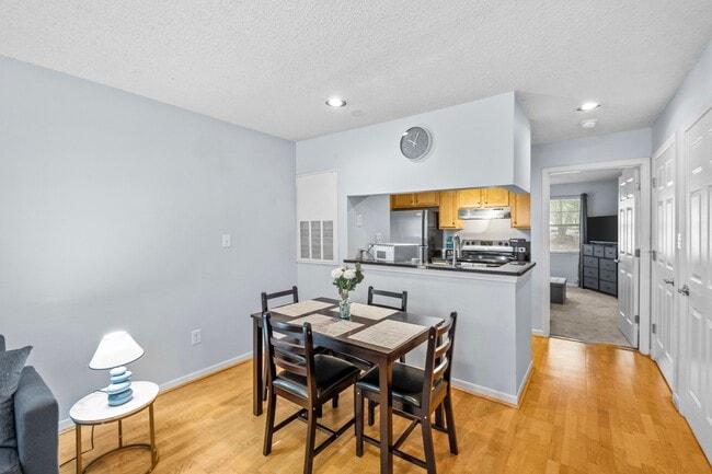 Building Photo - 525 Olmsted Park Pl