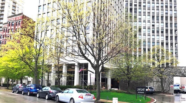 Primary Photo - 2626 N Lakeview Ave