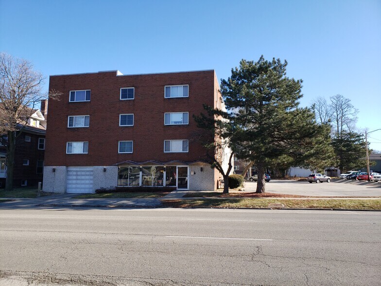 Building Photo - 909 N Main St
