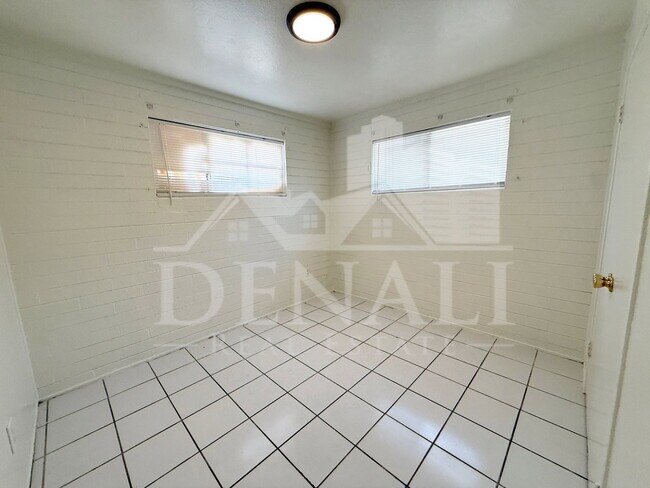 Building Photo - 7007 S 8th St