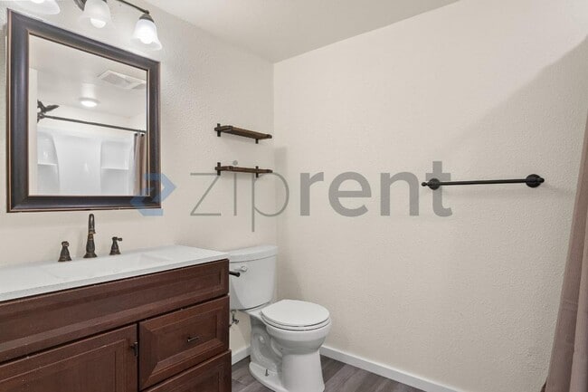 Building Photo - 8115 77th Ave NE