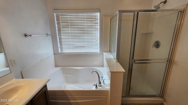 Building Photo - 4750 S Antonio