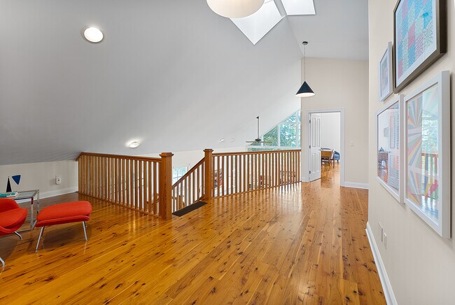 Building Photo - 84 Gunn Hill Rd