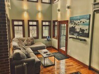 Building Photo - Varsity Management