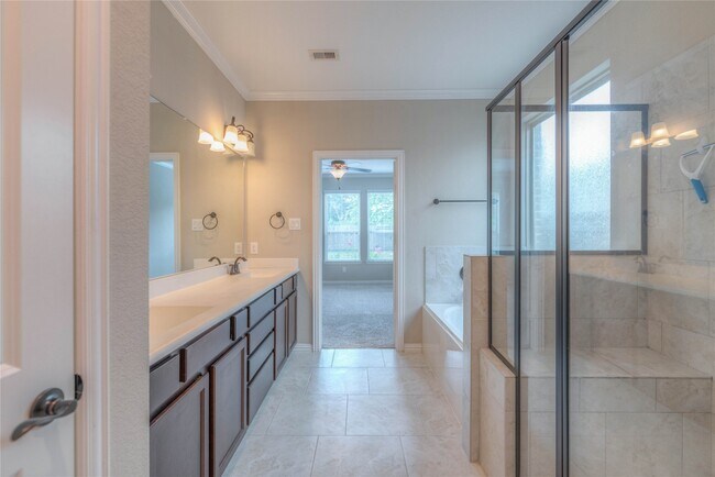 Building Photo - 2259 Golden Laurel Dr