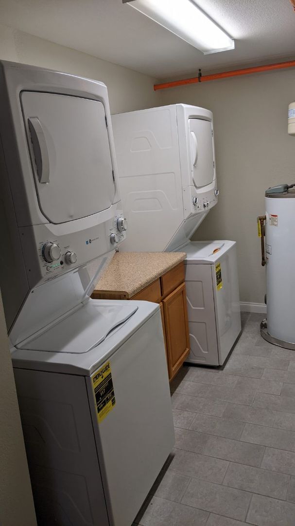 Building Photo - 1 Bedroom Apartment off Dayton Boulevard i...
