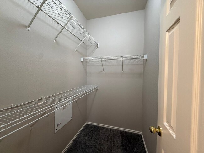 Building Photo - Great 2 Bed 2 Bath Condo!