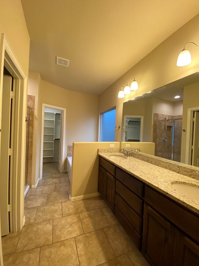 Building Photo - 7013 XIT Ranch Rd